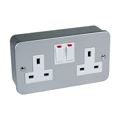 Metal Clad Twin Switch SKT 13a