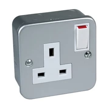Metal Clad Single Switch Skt 13A