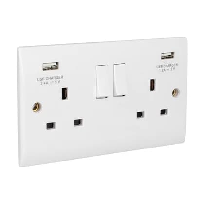 2 Gang Switch Socket CW USB Charging Port