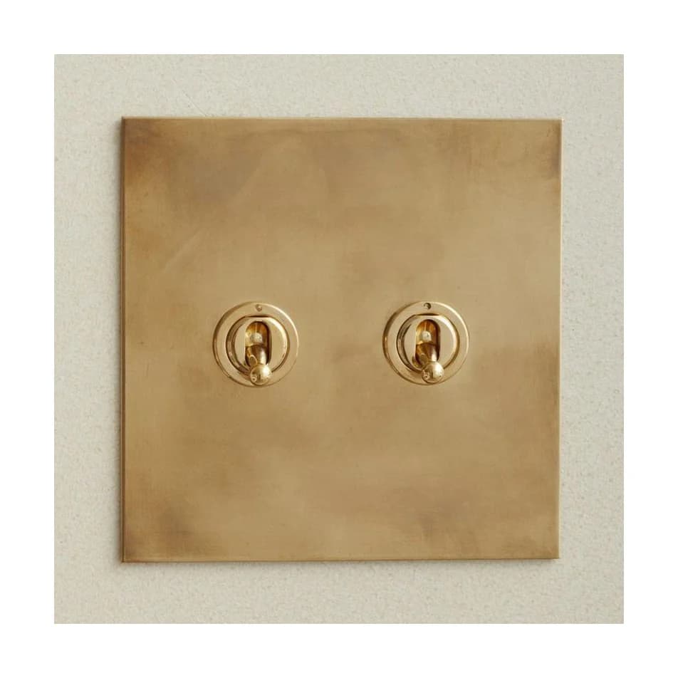 Forbes & Lomax Switch